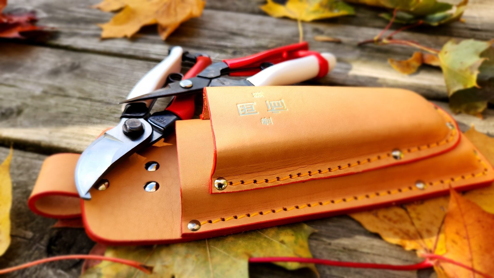 Dėklas Okatsune 130