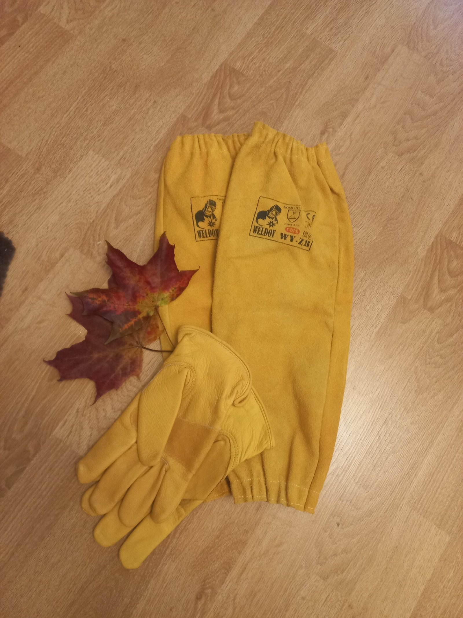 Odinės rankų movos - Image 3